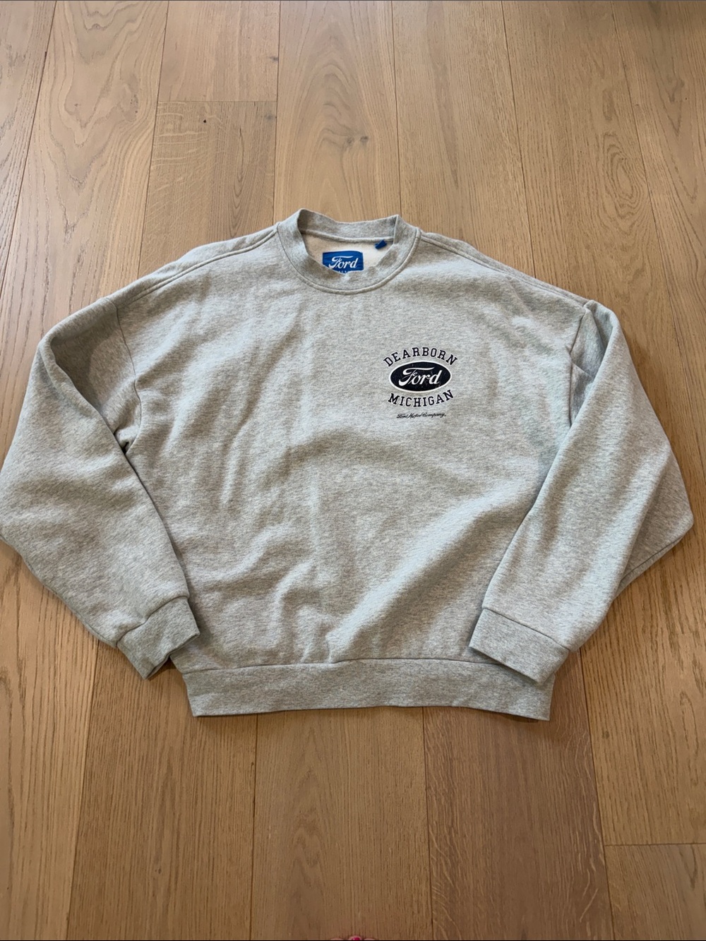 Ford Gray Crewneck Sweatshirt with Dearborn Michigan Logo Men’s Medium
